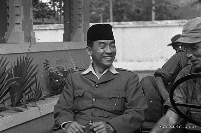 Biografi Ir Soekarno: Asal, Perjuangan, dan Kisah Hidup Biografi Ir Soekarno: Asal, Perjuangan, dan Kisah Hidup