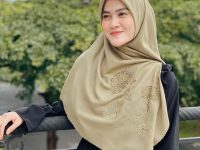 Henny Rahman: Agama, Keluarga, Pacar, Fakta & Karir Lengkap