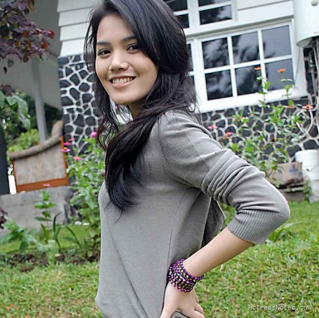 Biodata Herfiza Novianti: Agama, Keluarga, Pacar, Fakta dan Karir