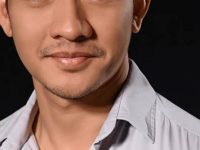 Iko Uwais: Agama, Keluarga, Pacar, Fakta, Karir Lengkap