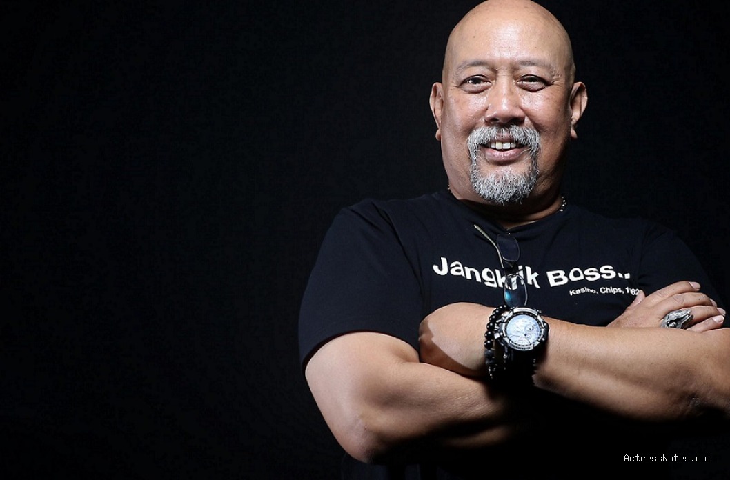 Biodata Indro Warkop: Agama, Keluarga, Pasangan, Fakta dan Karir