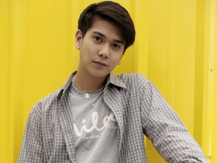 Biodata Iqbaal Ramadhan: Agama, Keluarga, Pacar, Fakta dan Karir