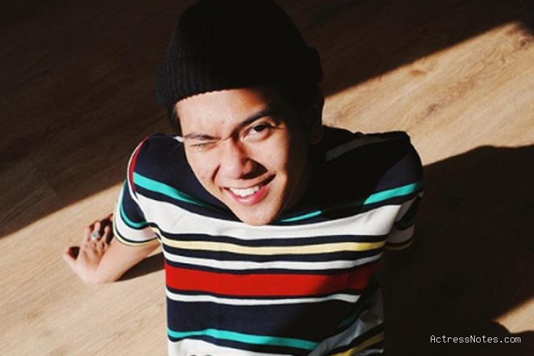 Biodata Iqbaal Ramadhan: Agama, Keluarga, Pacar, Fakta dan Karir
