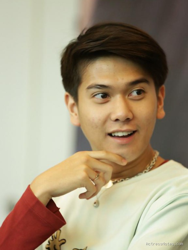 Biodata Iqbaal Ramadhan: Agama, Keluarga, Pacar, Fakta dan Karir