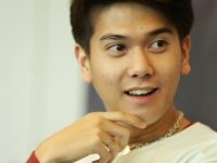 Iqbaal Ramadhan: Agama, Keluarga, Pacar, Fakta & Karir Lengkap