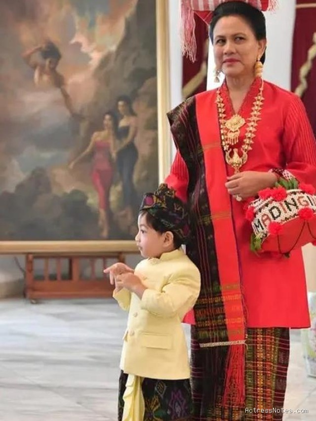 Biodata Iriana Jokowi: Agama, Keluarga, Pasangan, Fakta dan Karir