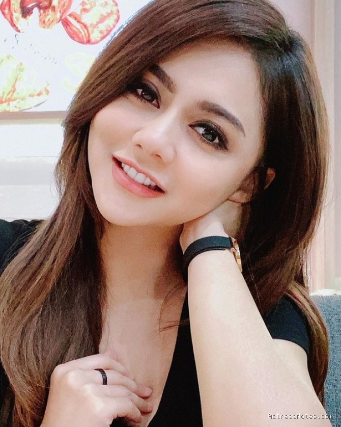 Jenita Janet: Agama, Pacar, Fakta & Karir Terungkap!