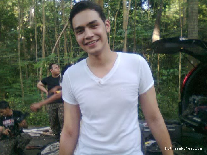 Biodata Jonas Rivanno: Agama, Keluarga, Pacar, Fakta dan Karir