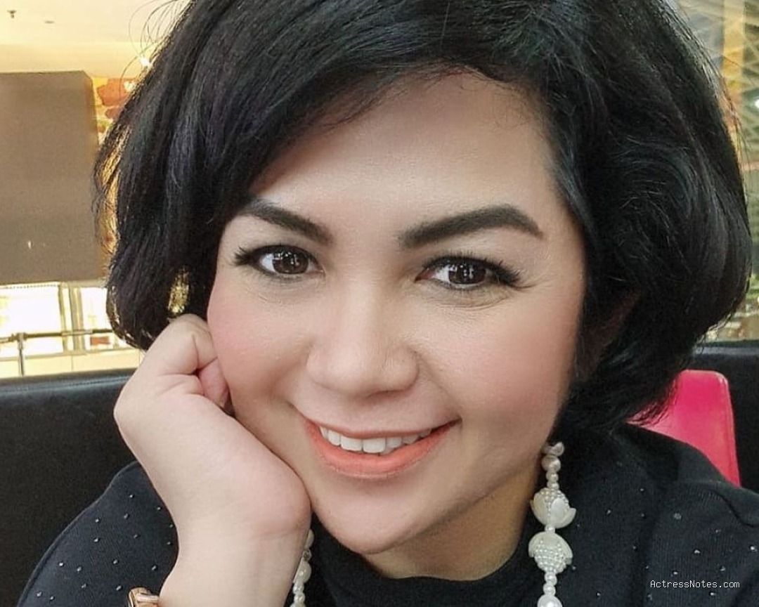 Biodata Joy Tobing: Agama, Keluarga, Pasangan, Fakta dan Karir