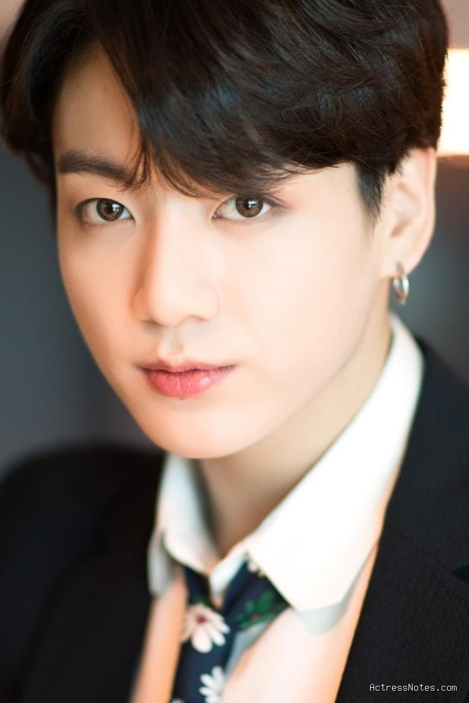 Biodata Jungkook: Agama, Keluarga, Pacar, Fakta dan Karir