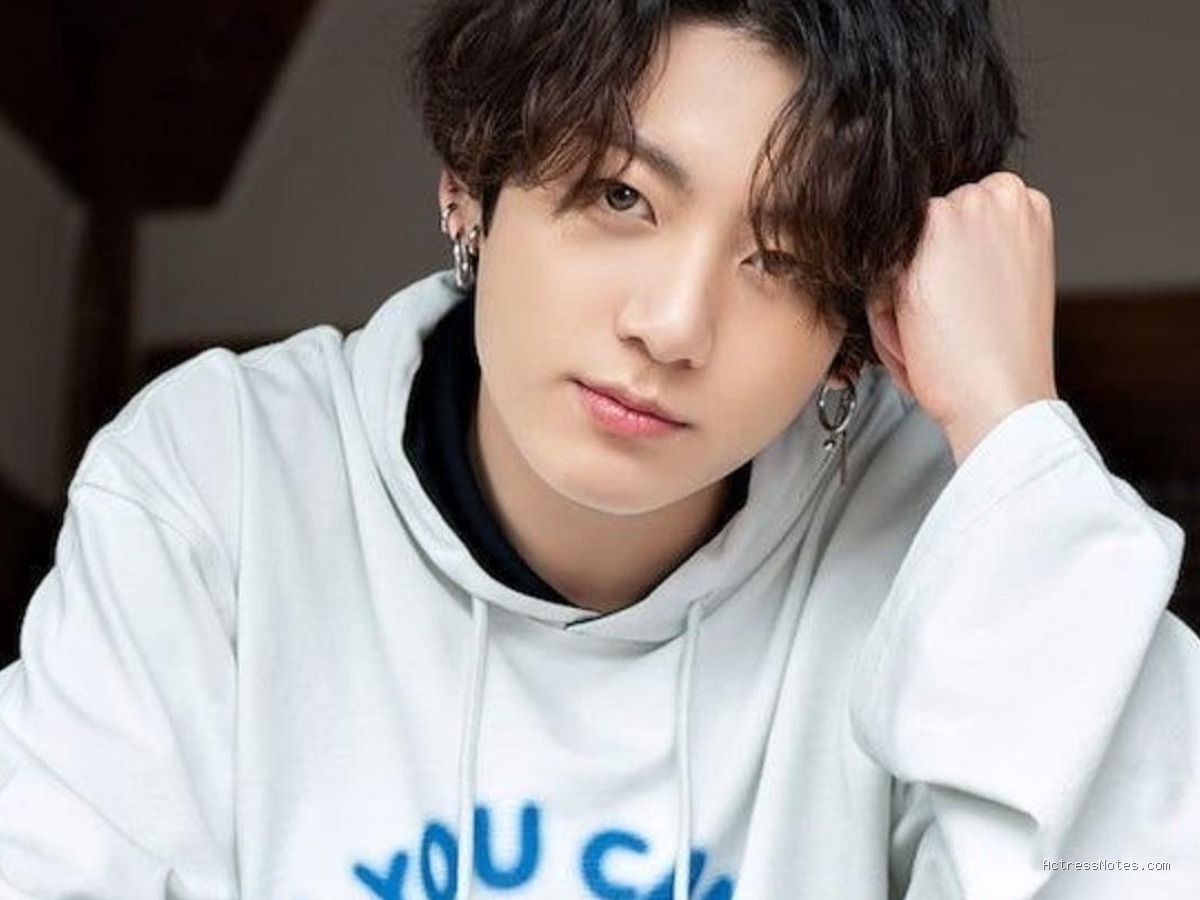 Biodata Jungkook: Agama, Keluarga, Pacar, Fakta dan Karir