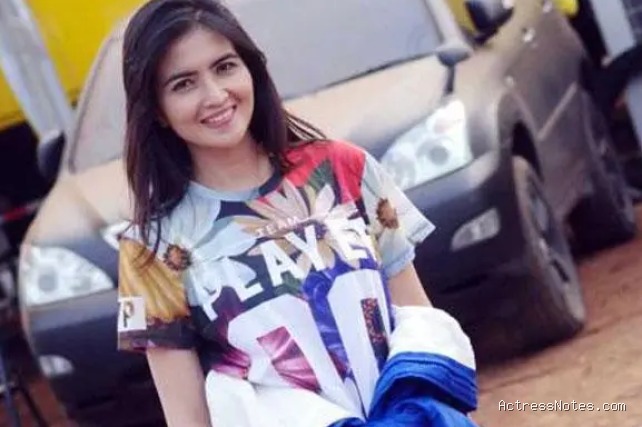 Biodata Kadek Devi: Agama, Keluarga, Pacar, Fakta dan Karir