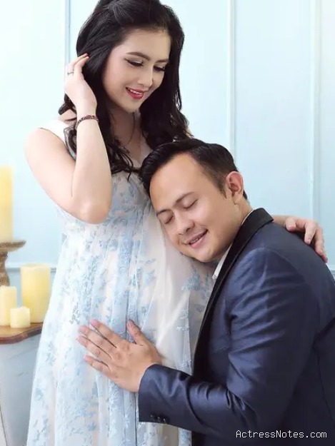 Biodata Kadek Devi: Agama, Keluarga, Pacar, Fakta dan Karir