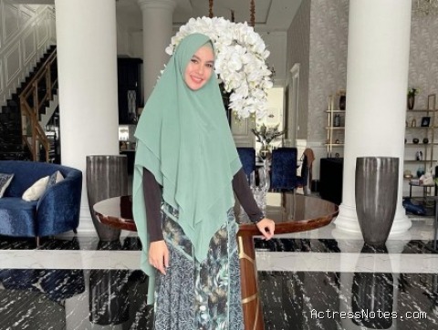 Biodata Kartika Putri: Agama, Keluarga, Pacar, Fakta dan Karir