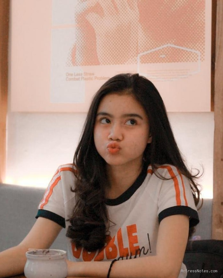 Biodata Kayes: Agama, Keluarga, Pacar, Fakta dan Karir