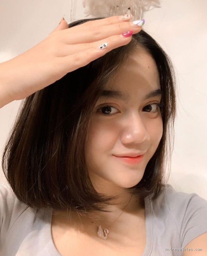 Biodata Kayes: Agama, Keluarga, Pacar, Fakta dan Karir