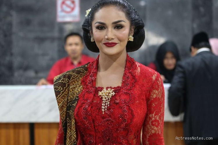 Biodata Krisdayanti: Agama, Keluarga, Pasangan, Fakta dan Karir