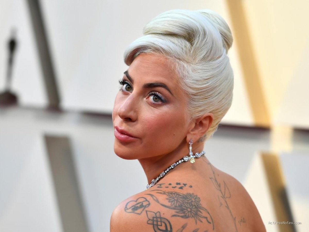 Biodata Lady Gaga: Agama, Keluarga, Pacar, Fakta dan Karir