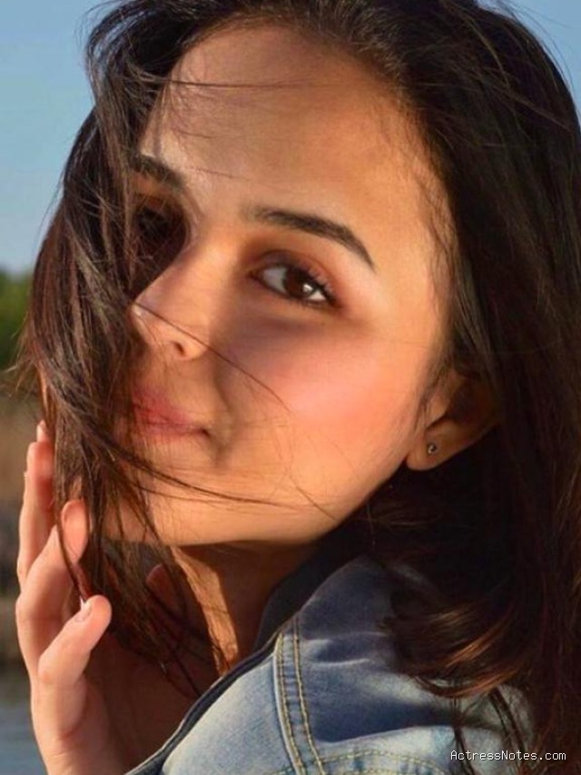 Biodata Laura Anna: Agama, Keluarga, Pacar, Fakta dan Karir
