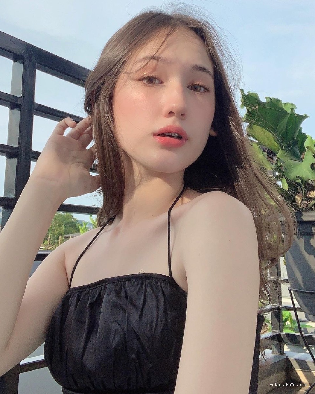 Biodata Laura Moane: Agama, Keluarga, Pacar, Fakta dan Karir
