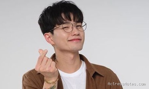 Biodata Lee Jeong Hoon: Agama, Keluarga, Pacar, Fakta dan Karir