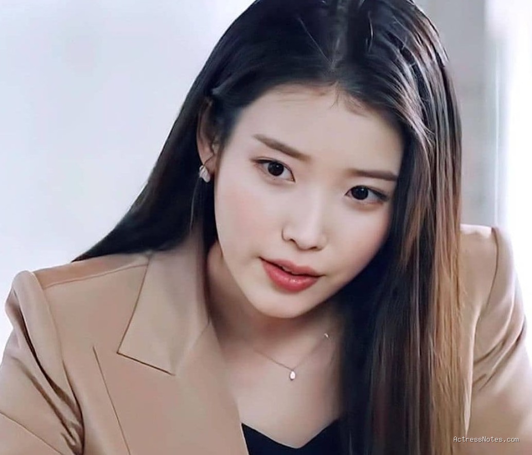 Biodata Lee Ji Eun: Agama, Keluarga, Pacar, Fakta dan Karir