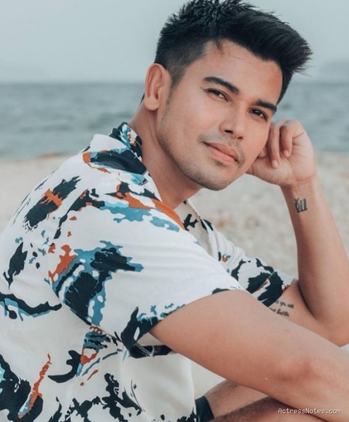 Biodata Leo Consul: Agama, Keluarga, Pacar, Fakta dan Karir