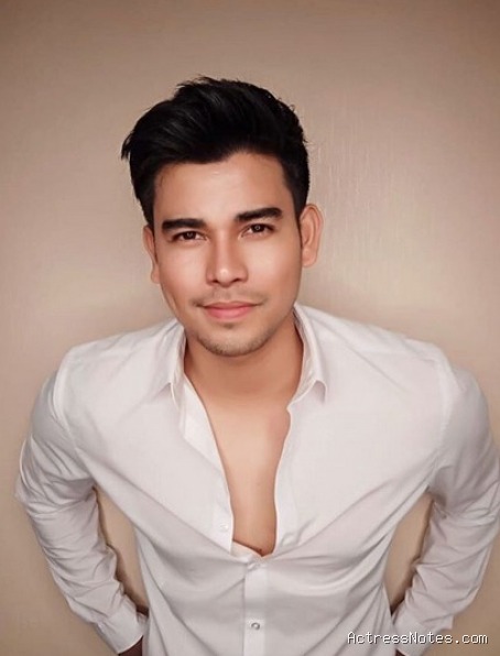 Biodata Leo Consul: Agama, Keluarga, Pacar, Fakta dan Karir