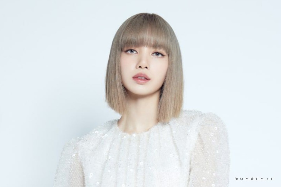 Biodata Lisa Blackpink: Agama, Keluarga, Pacar, Fakta dan Karir