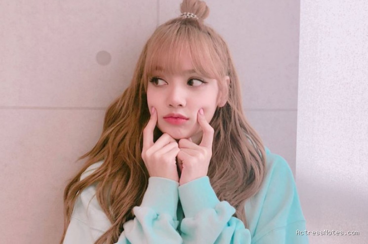 Biodata Lisa Blackpink: Agama, Keluarga, Pacar, Fakta dan Karir