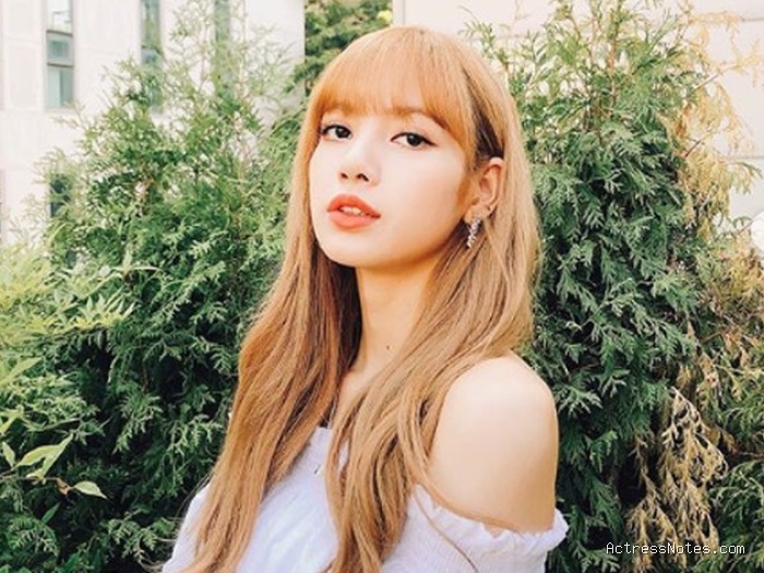 Biodata Lisa Blackpink: Agama, Keluarga, Pacar, Fakta dan Karir