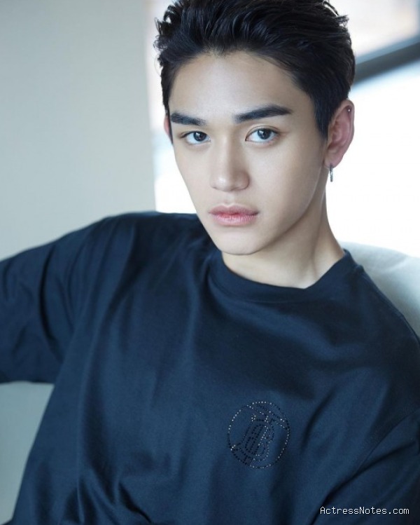 Biodata Lucas NCT: Agama, Keluarga, Pacar, Fakta dan Karir