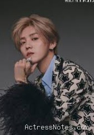 Biodata Luhan: Agama, Keluarga, Pacar, Fakta dan Karir