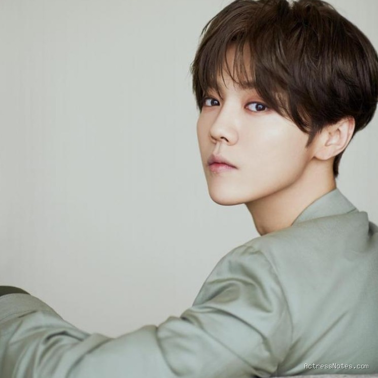 Biodata Luhan: Agama, Keluarga, Pacar, Fakta dan Karir