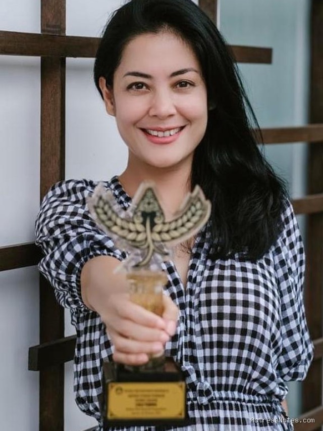 Biodata Lulu Tobing: Agama, Keluarga, Pacar, Fakta dan Karir