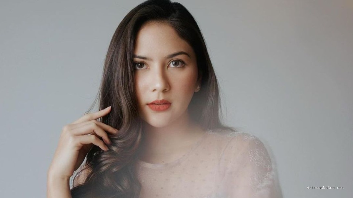 Biodata Lulu Tobing: Agama, Keluarga, Pacar, Fakta dan Karir