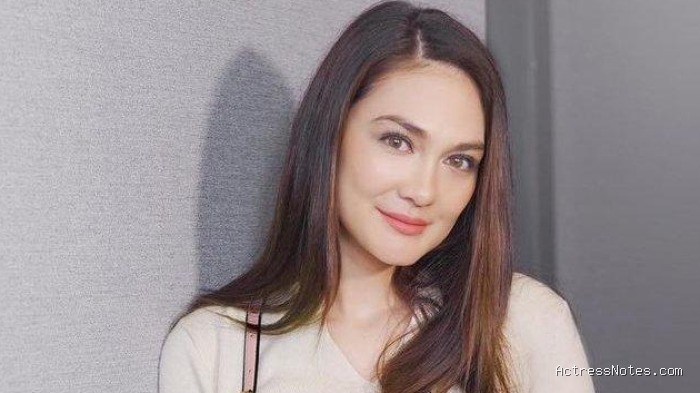 Biodata Luna Maya: Agama, Keluarga, Pacar, Fakta dan Karir