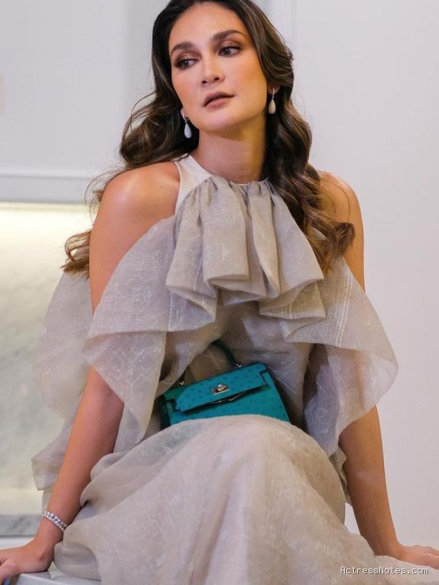 Biodata Luna Maya: Agama, Keluarga, Pacar, Fakta dan Karir