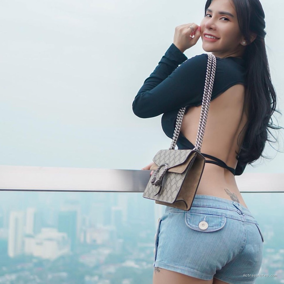 Biodata Maria Vania: Agama, Keluarga, Pacar, Fakta dan Karir