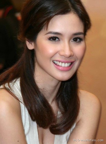 Marsha Timothy: Agama, Keluarga, Pacar, Fakta & Karir Lengkap