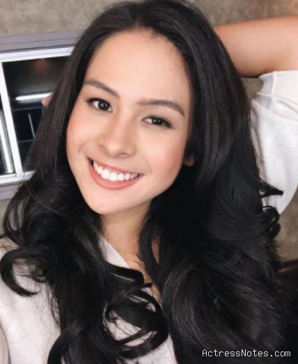 Biodata Maudy Ayunda: Agama, Keluarga, Pacar, Fakta dan Karir