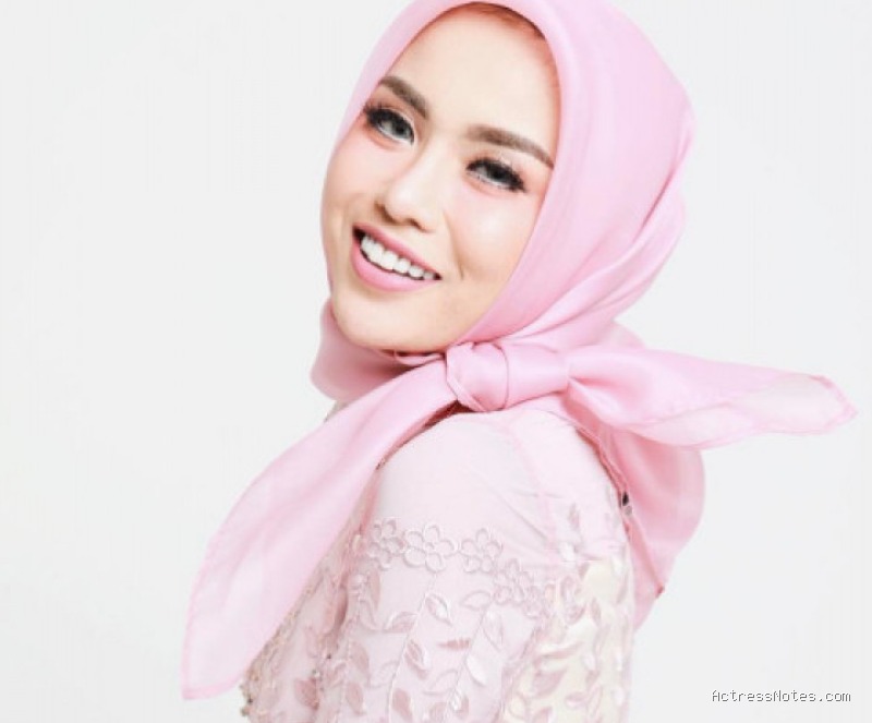 Biodata Medina Zein: Agama, Keluarga, Pacar, Fakta dan Karir