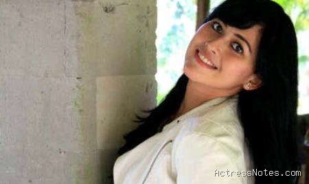 Biodata Meggy Wulandari: Agama, Keluarga, Pasangan, Fakta dan Karir