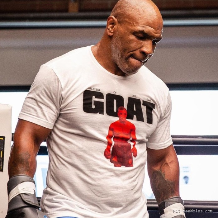Mike Tyson: Agama, Keluarga, Pasangan, Fakta & Karir