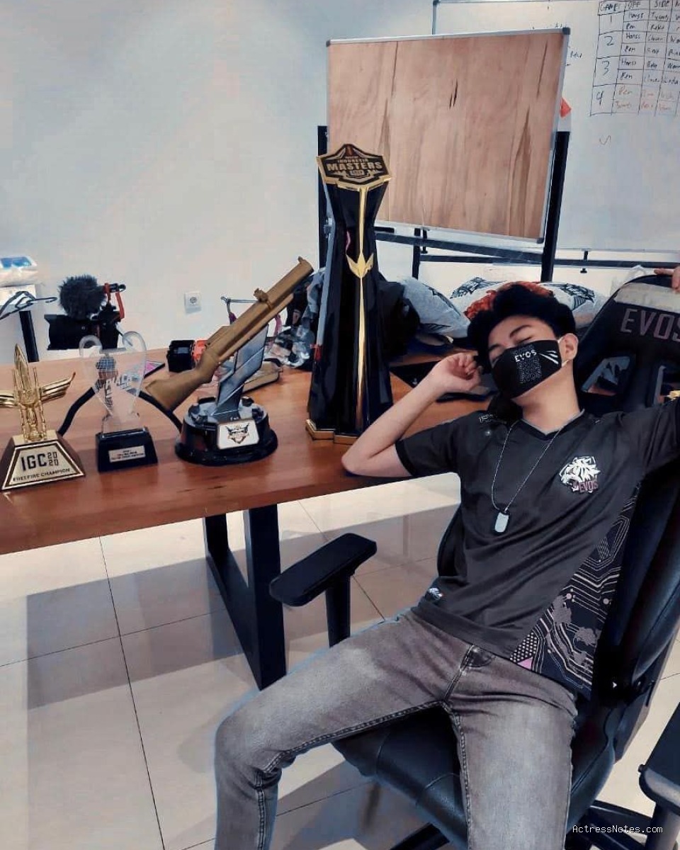 Biodata Mr 05: Agama, Keluarga, Pacar, Fakta dan Karir