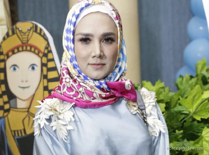 Biodata Mulan Jameela: Agama, Keluarga, Pasangan, Fakta dan Karir