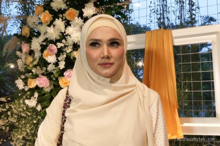 Biodata Mulan Jameela: Agama, Keluarga, Pasangan, Fakta dan Karir