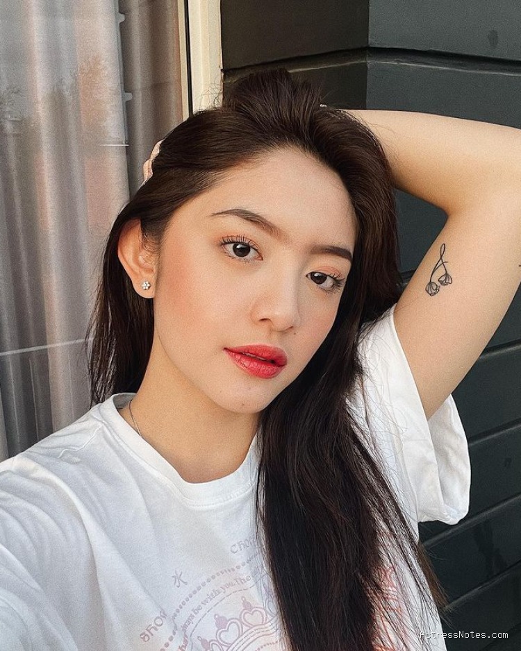 Biodata Natalie Zenn: Agama, Keluarga, Pacar, Fakta dan Karir