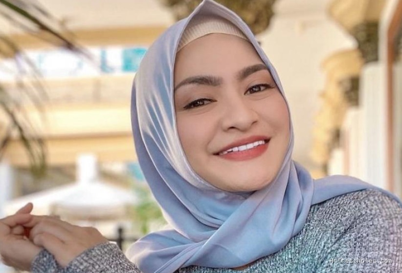 Biodata Nathalie Holscher: Agama, Keluarga, Pacar, Fakta dan Karir