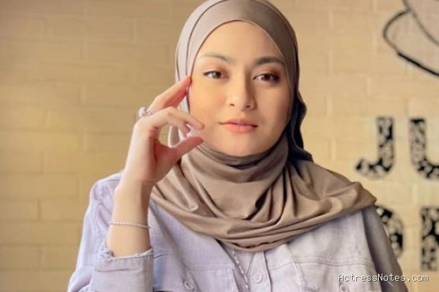 Biodata Nathalie Holscher: Agama, Keluarga, Pacar, Fakta dan Karir